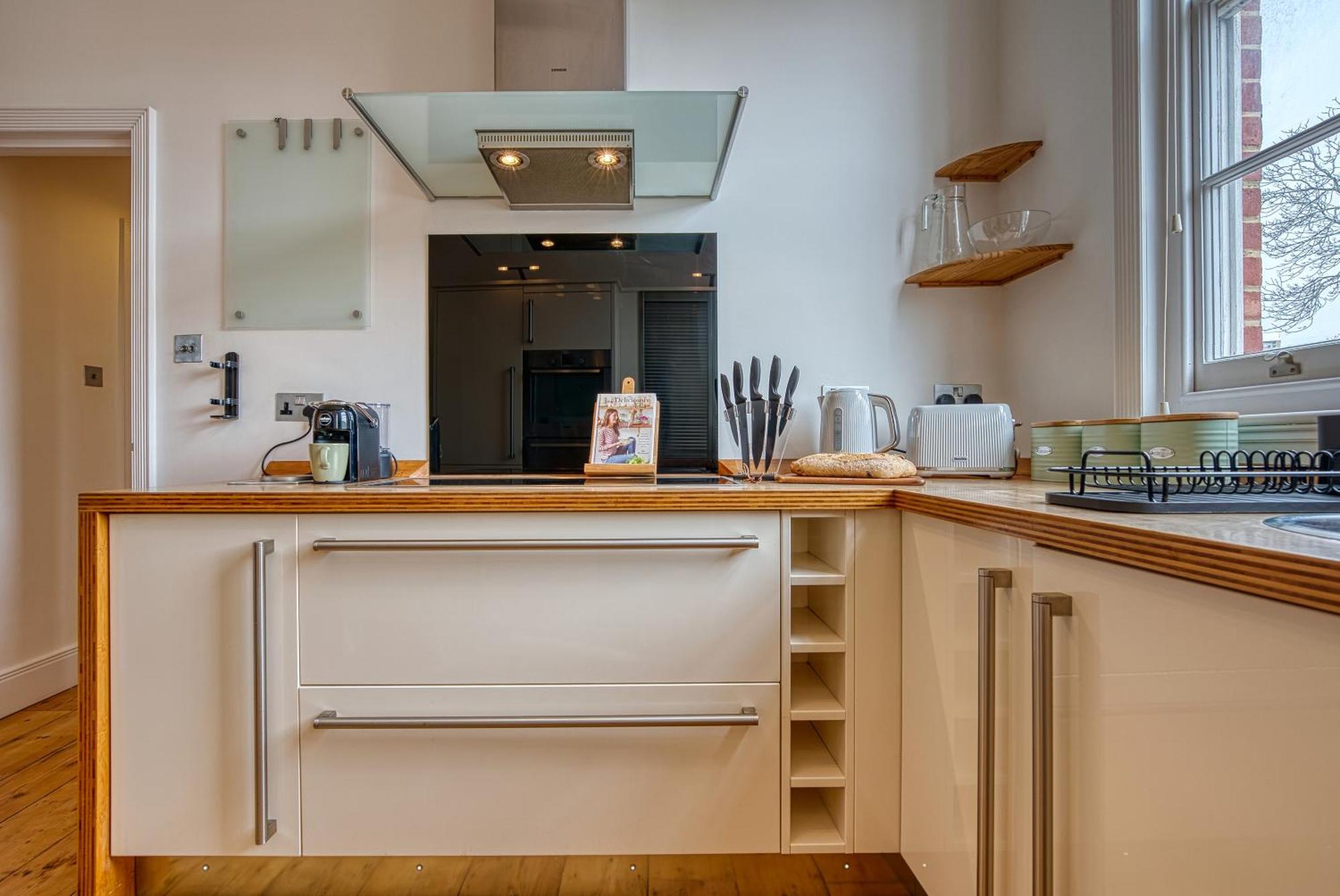 2-Bedroom Stunning, Modern & Spacious Apartment, Near Ocean Village, Central Southampton - Plenty Of Parking - By Blue Puffin Stays Extérieur photo